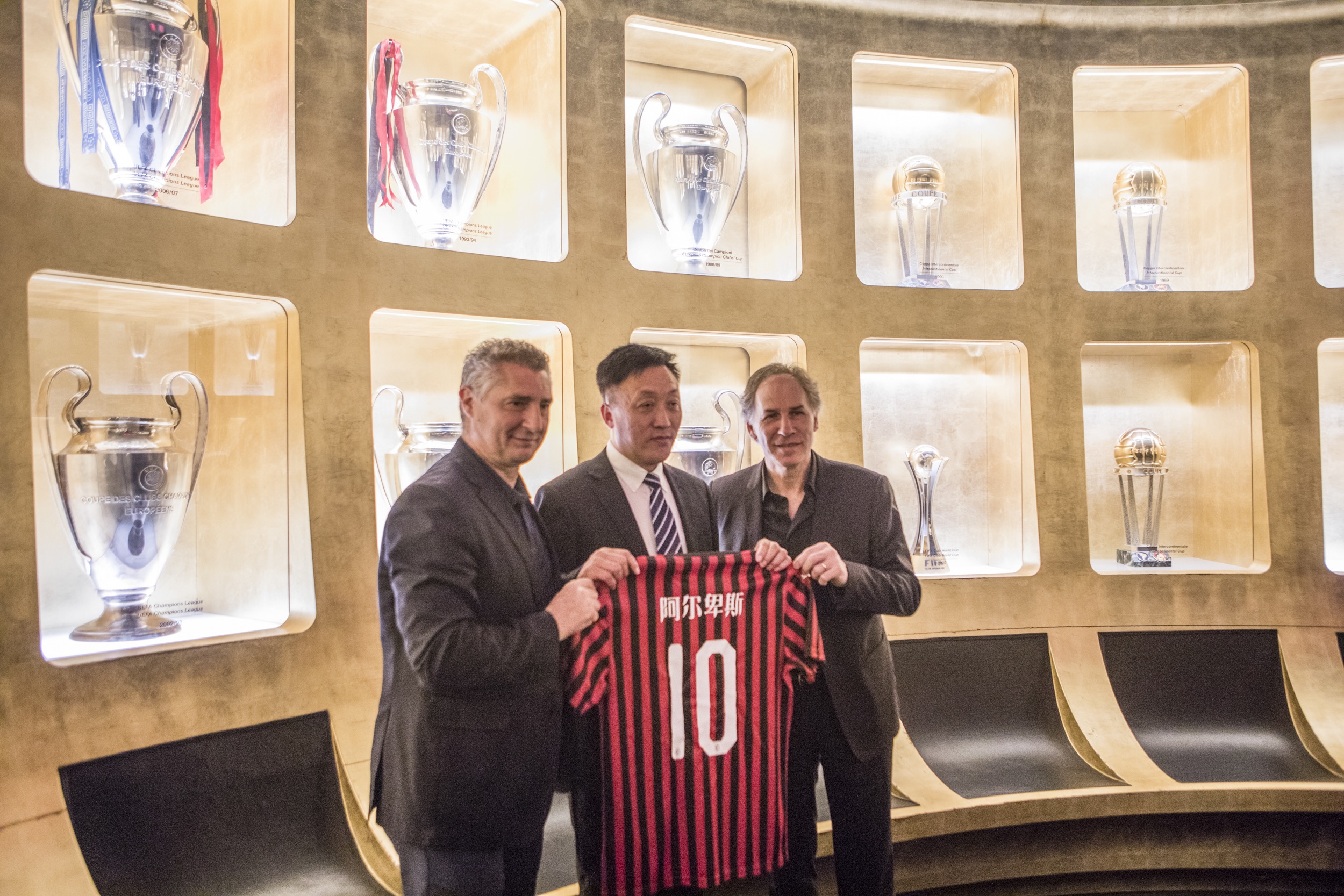 国王vs掘金前瞻：拉文因伤缺阵，掘金欲在客场冲击四连胜（国王对阵掘金前瞻：拉文伤停，掘金客场剑指四连胜）