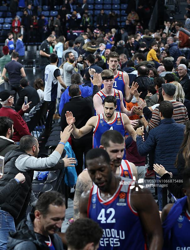 球队一波10：0把比赛带走（关键10：0攻势，球队锁定胜局）