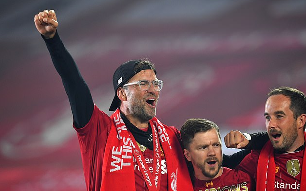 本轮欧冠最佳阵容：诺伊尔、福登、奥斯梅恩、梅里诺在列