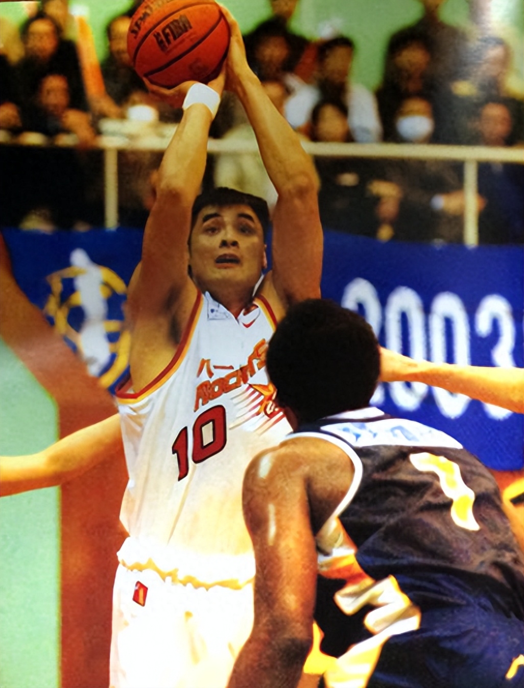 伦敦杀手！格纳布里3次欧冠客战伦敦球队斩7球1助攻（格纳布里欧冠客战伦敦队3场轰7球1助，堪称伦敦克星）