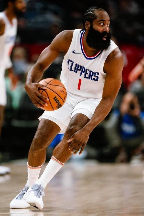 FIFA年度最佳女足球员候选：拉索、邦马蒂、卡尔登泰等人在列（FIFA年度最佳女足球员候选名单出炉：拉索、邦马蒂、卡尔登泰等入围）