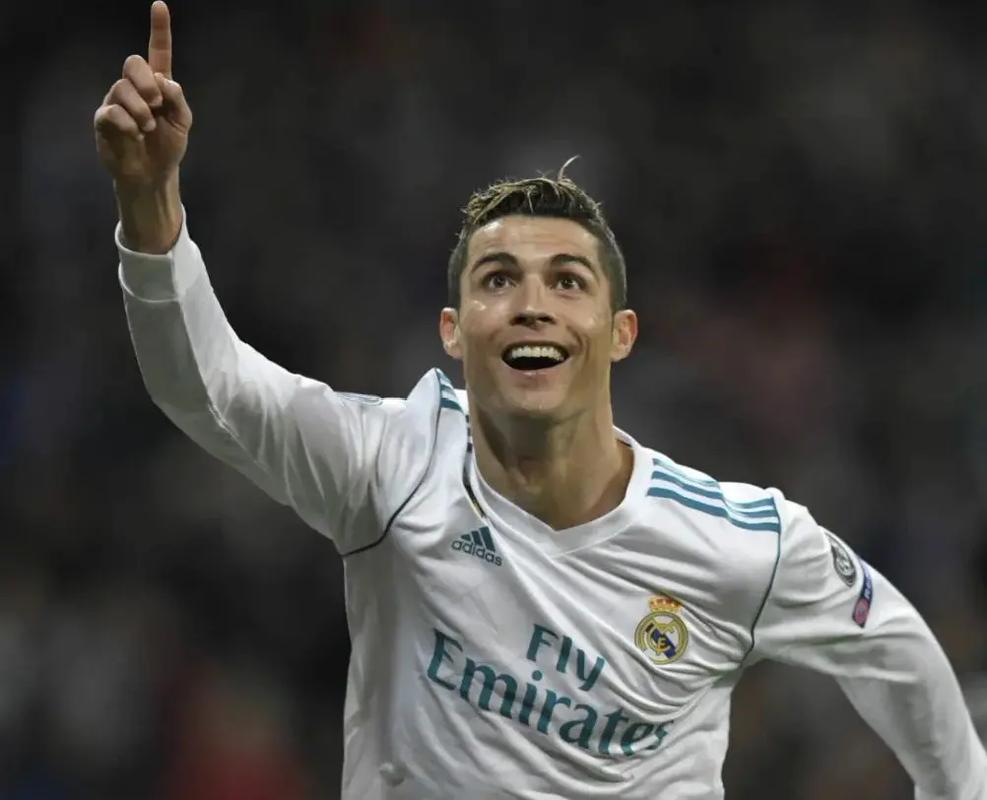 格里马尔多破门，勒沃库森队史第二次欧冠做客英格兰取得领先