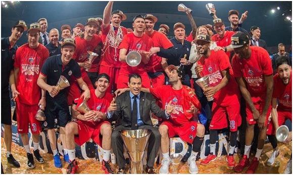 TA：赢球正成为枪手的一种习惯；诺伊尔在定位球防守上很脆弱（TA：阿森纳赢球已成常态；诺伊尔在定位球防守上显脆弱）