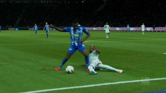 球场角力，美国和巴拉圭热身赛补时阶段发生大规模冲突（补时阶段爆发大规模冲突，美国与巴拉圭热身赛演变为场上对峙）