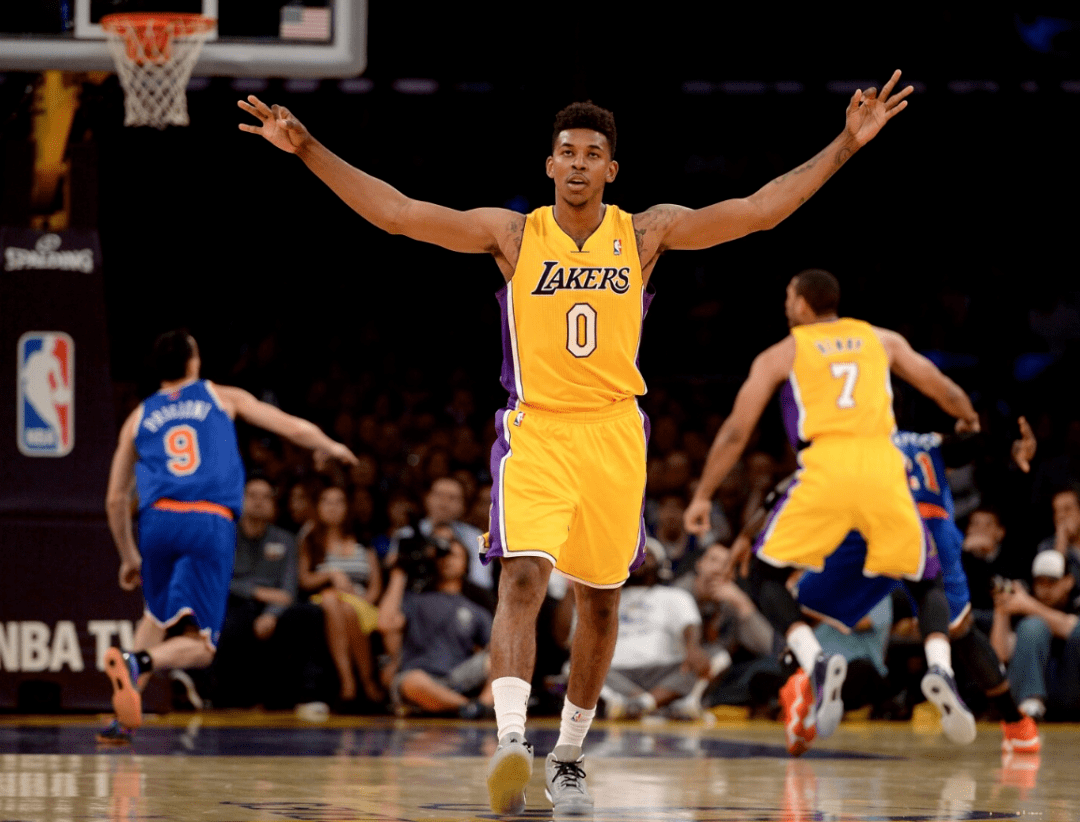 官方：斯坦科维奇从莫斯科斯巴达下课；事前曾用三种语言攻击记者（官宣：斯坦科维奇被莫斯科斯巴达解职；此前曾以三种语言与记者冲突）