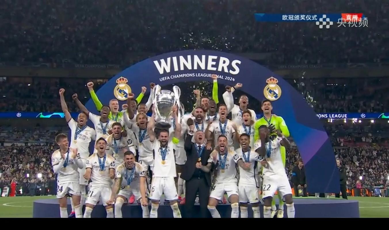 上演大四喜斩获金靴，法比奥当选中超官方第30轮最佳球员（四球大爆发加冕金靴，法比奥荣膺中超第30轮官方最佳）