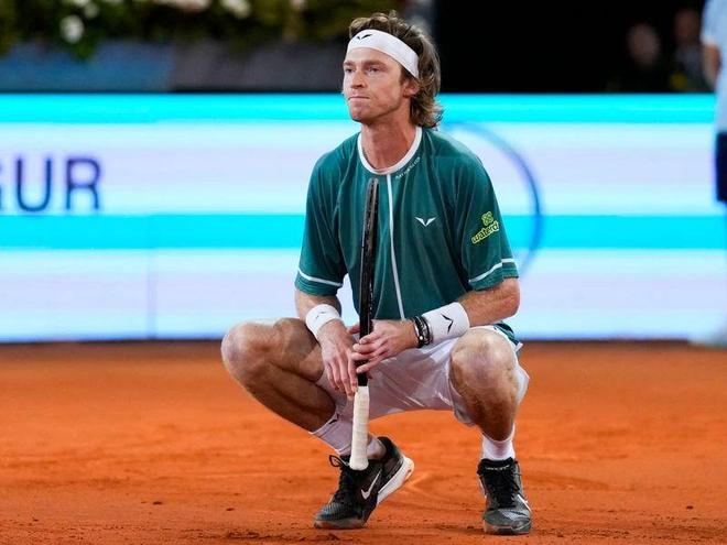 关于足球的 关于足球的